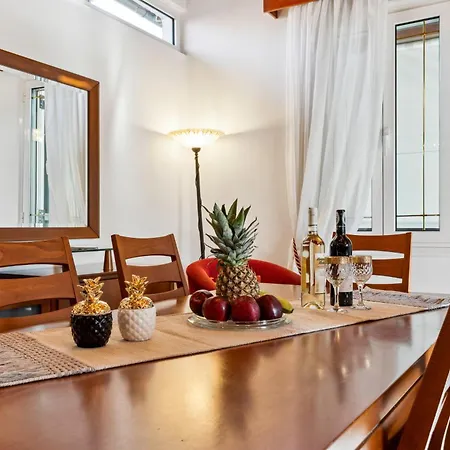 Verani Parking Balcony Playground Holiday home